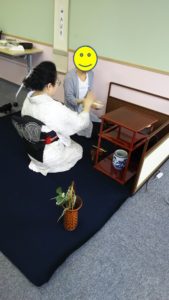 茶道教室を開催しました。日本の伝統文化に触れた一日です。